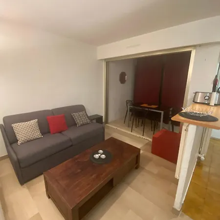 Monaco Flat